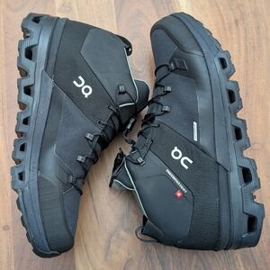 On Cloud | On Running Cloudtrax Waterproof Sneaker | US Men's 10 | NEW